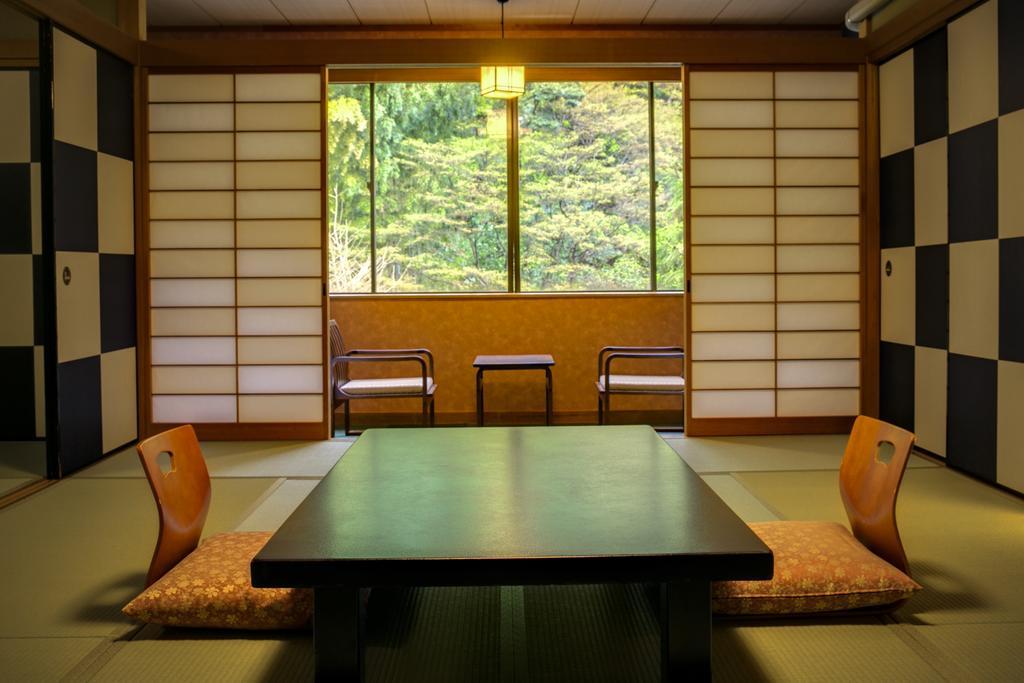 Yugawara-Onsen Komachikan Zewnętrze zdjęcie