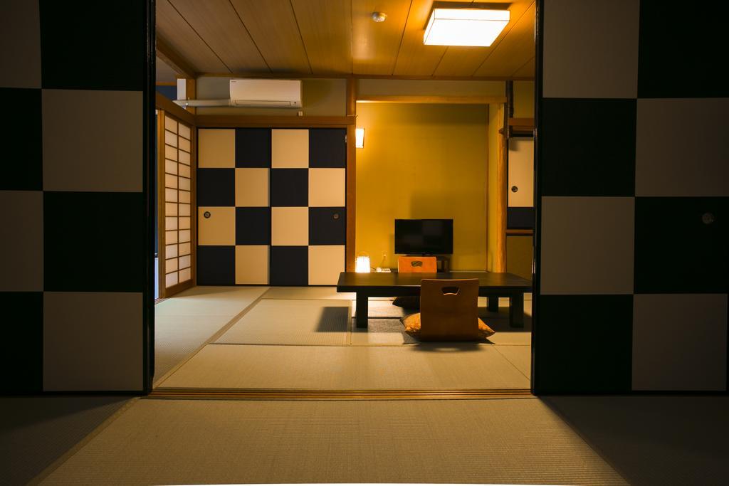 Yugawara-Onsen Komachikan Zewnętrze zdjęcie
