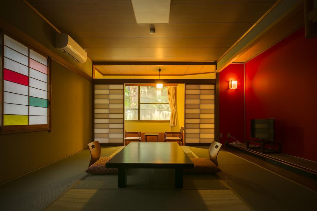 Yugawara-Onsen Komachikan Zewnętrze zdjęcie